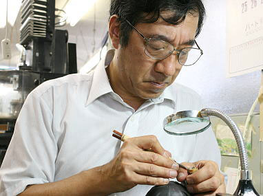 大正元年創業【技術と信頼】の老舗専門店です